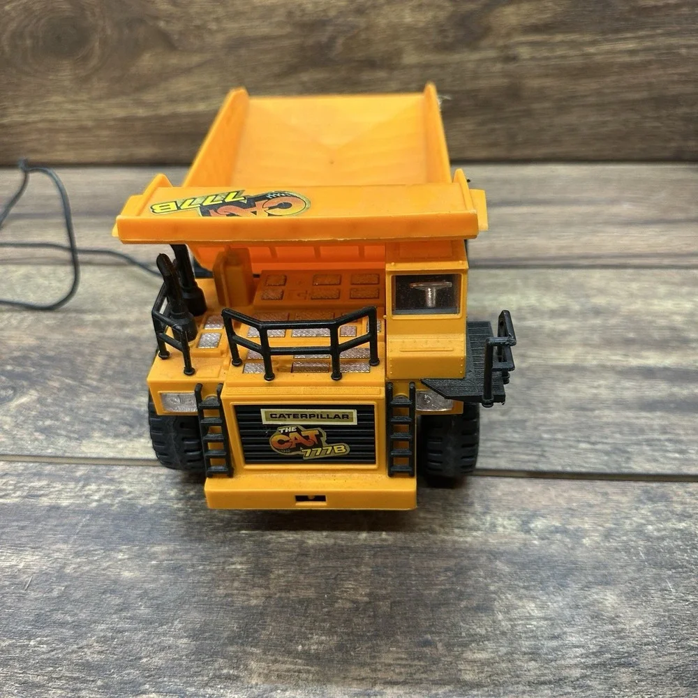 1987‎ The Cat 777b Remote Control